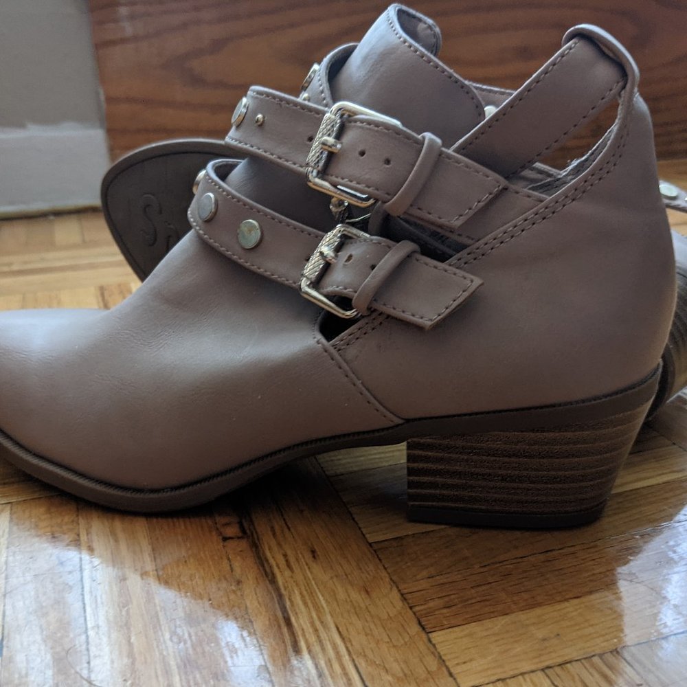 CIRCUS BY SAM EDELMAN Henna Bootie *New*